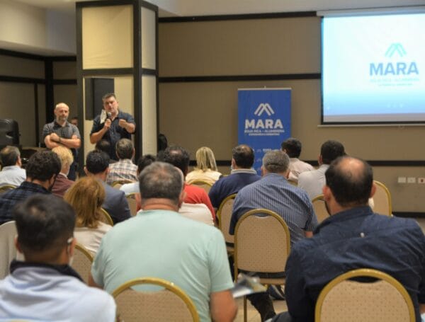 Reunión entre proveedores mineros y el equipo de MARA