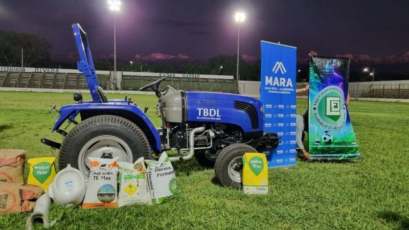 La minera MARA donó un tractor a la Liga Catamarqueña de Fútbol